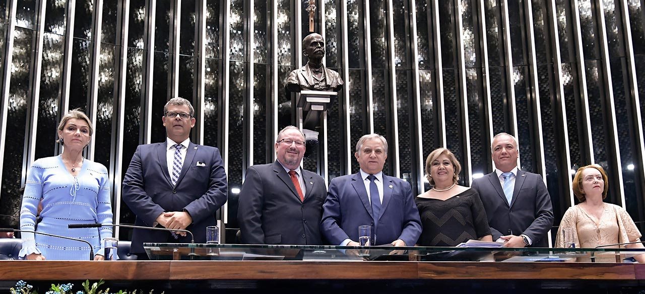 Em Sessão Solene, presidente Mauro Kreuz destacou a importância dos profissionais de administração para o país. Durante evento especial, parlamentares demonstraram apoio ao Sistema CFA/CRAs contra a PEC 108 (Foto: CFA Divulgação)